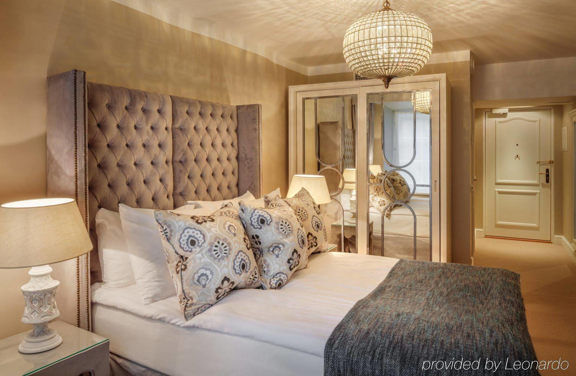斯古拉萨尔酒店 - 立鼎世酒店集团 塔林 外观 照片 A bedroom at the hotel